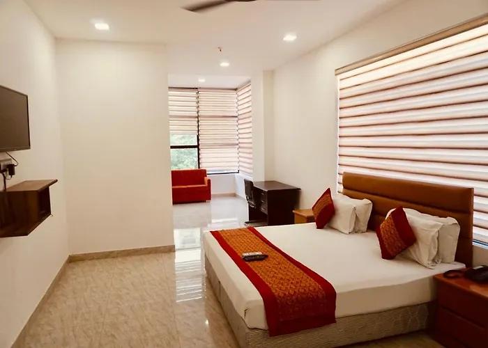 Airport Hotel: Amora Rooms Dwarka